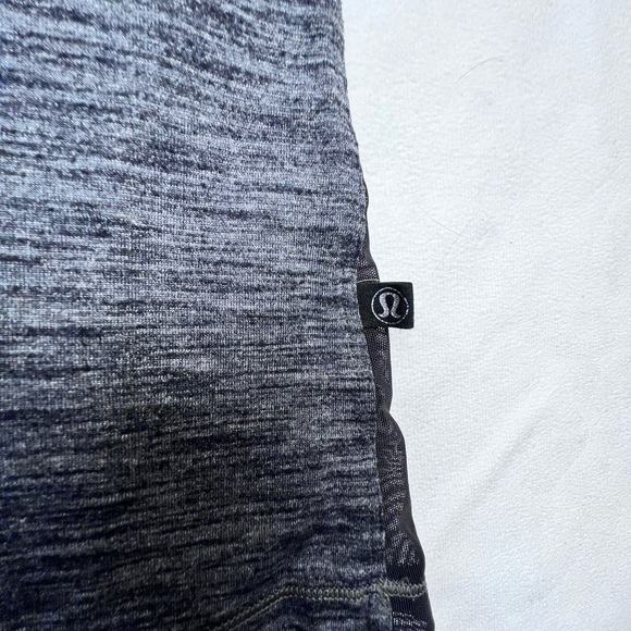 Lululemon Heather Black Mesh Back Beat The Heat Tee Size 6 - Picture 9 of 11